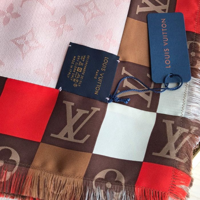 Louis Vuitton Scarf LV00127